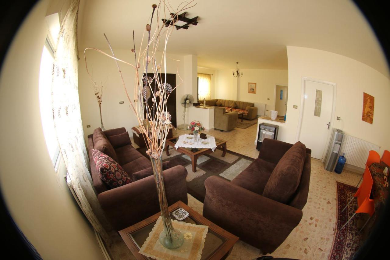 Alice & Andrew Apt. Few Steps To Madaba Old City Center Exterior foto